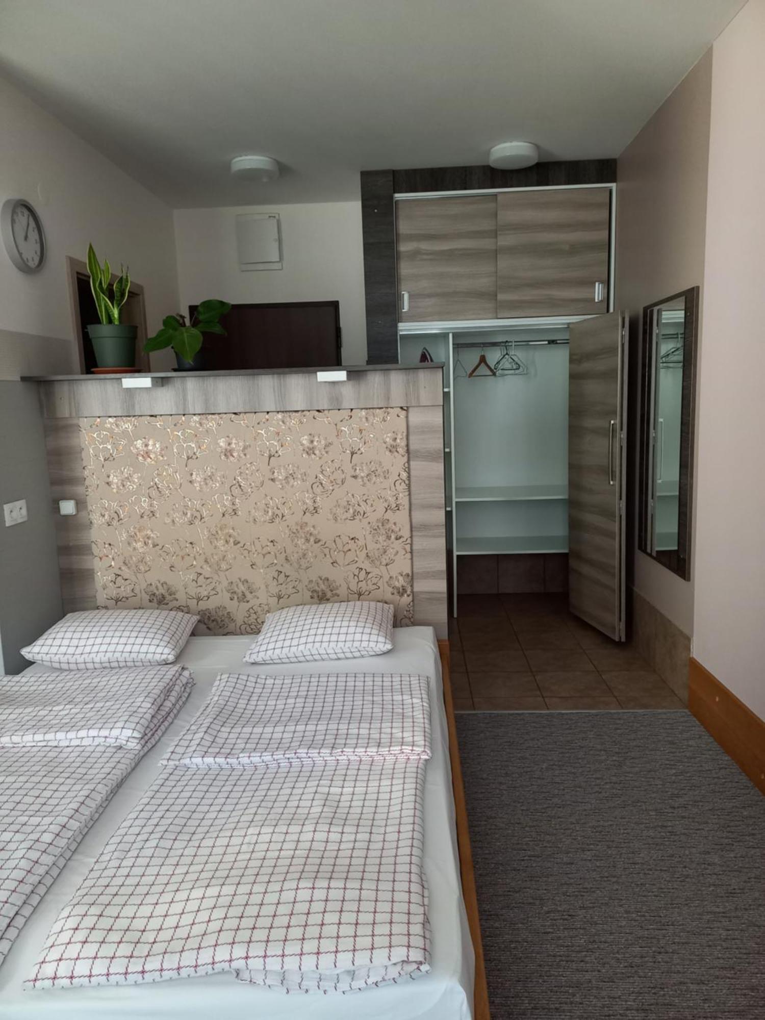 Pokoje Goscinne Jaga Kielce Dış mekan fotoğraf